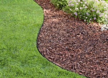 Мульча играет важную роль в садоводстве и огородничестве, обеспечивая защиту почвы от пересыхания, сорняков и сохраняя оптимальные условия для рост...